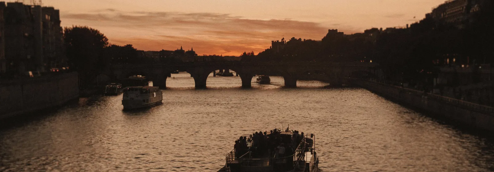 Fleuve, bateaux & pont
