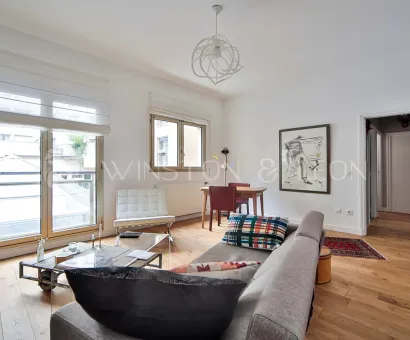Premium-studioApartment-Paris-LeMarais-BernarddeClairvaux-10110-LivingRoom