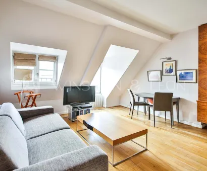 Premium-studioApartment-Paris-ChampsElysees-Berri-10113-LivingRoom